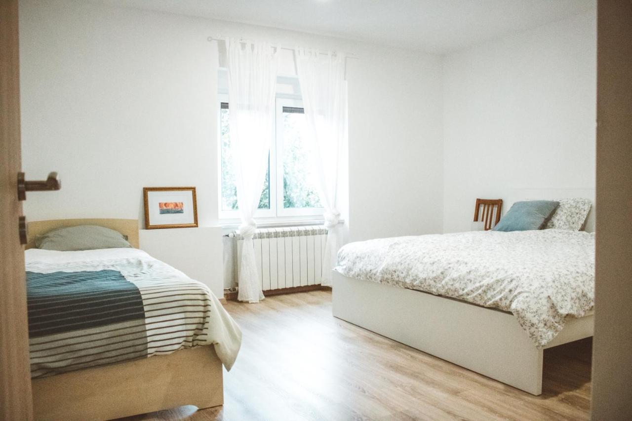 Entoli Apartment Podnanos Ngoại thất bức ảnh